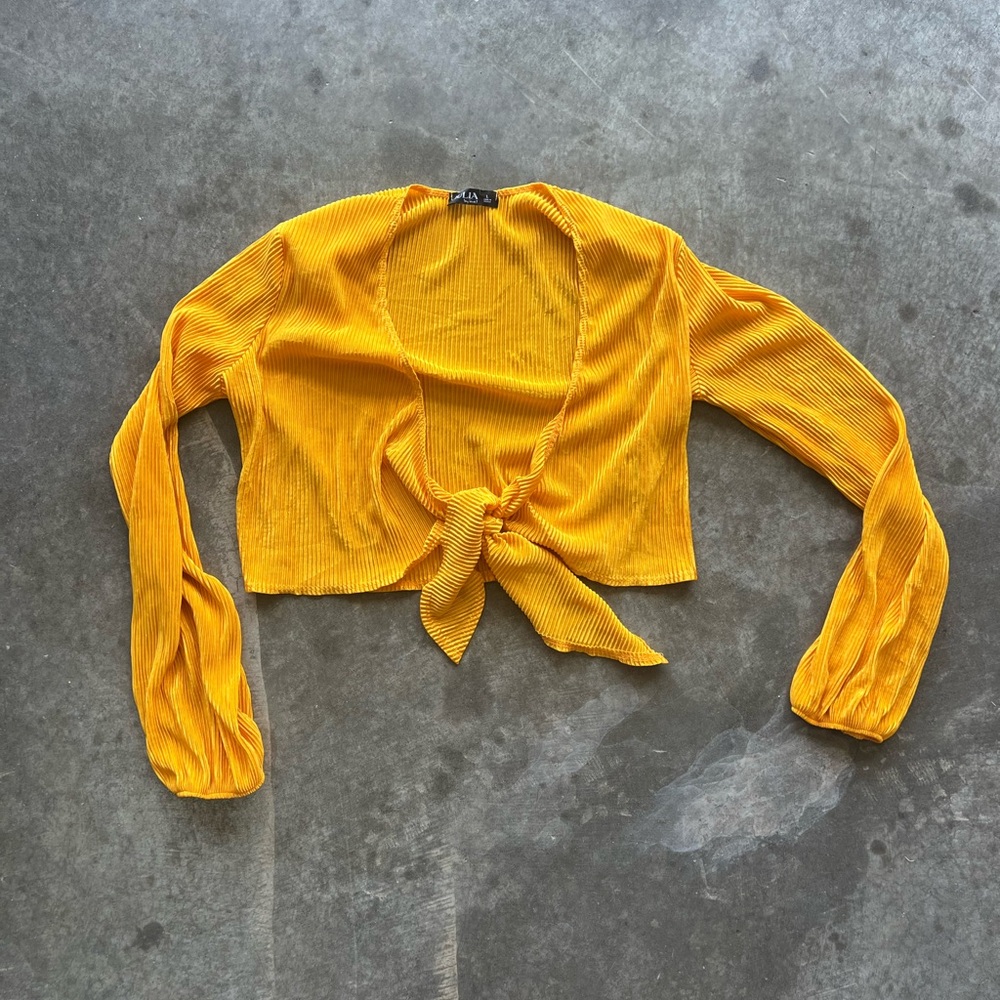 cropped longe sleeve tie top
